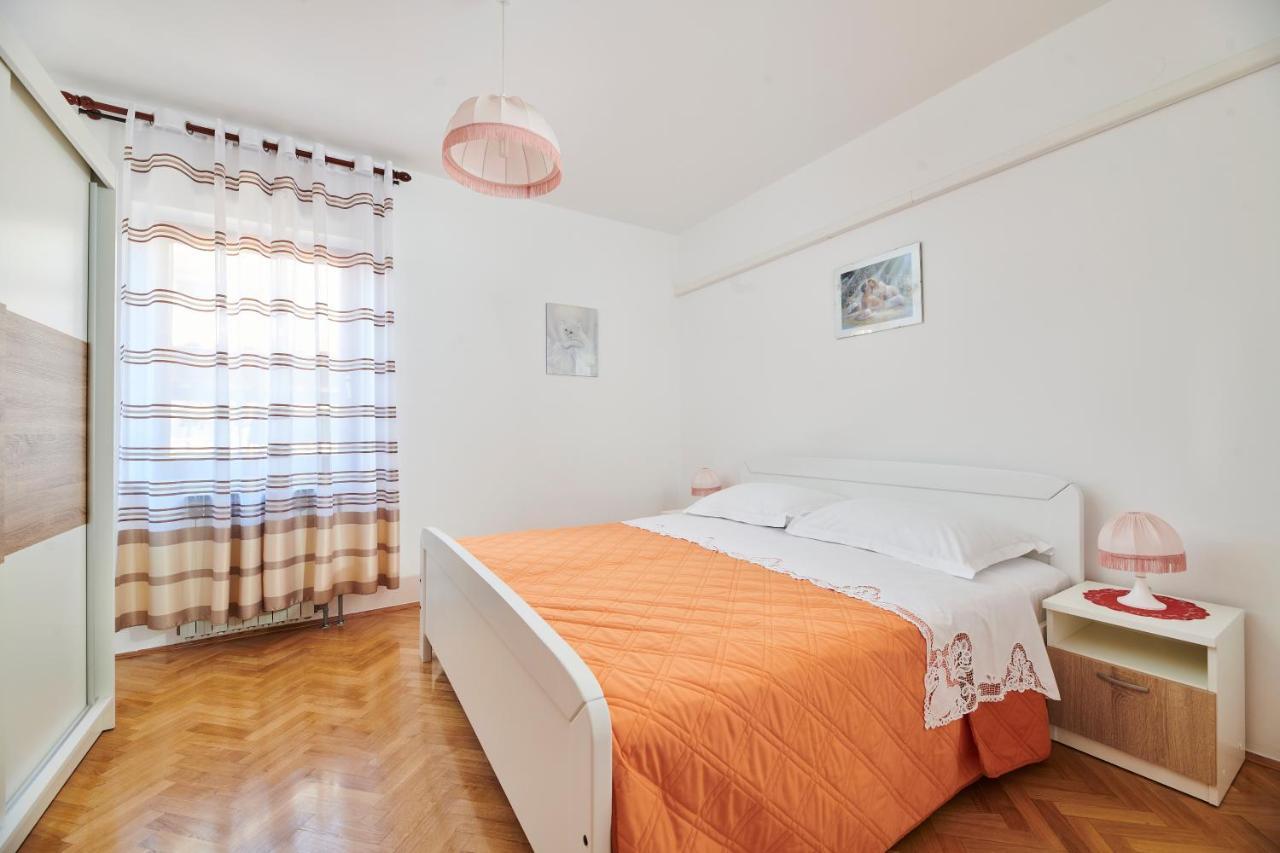 Haus Ana Apartment โปเรช ภายนอก รูปภาพ
