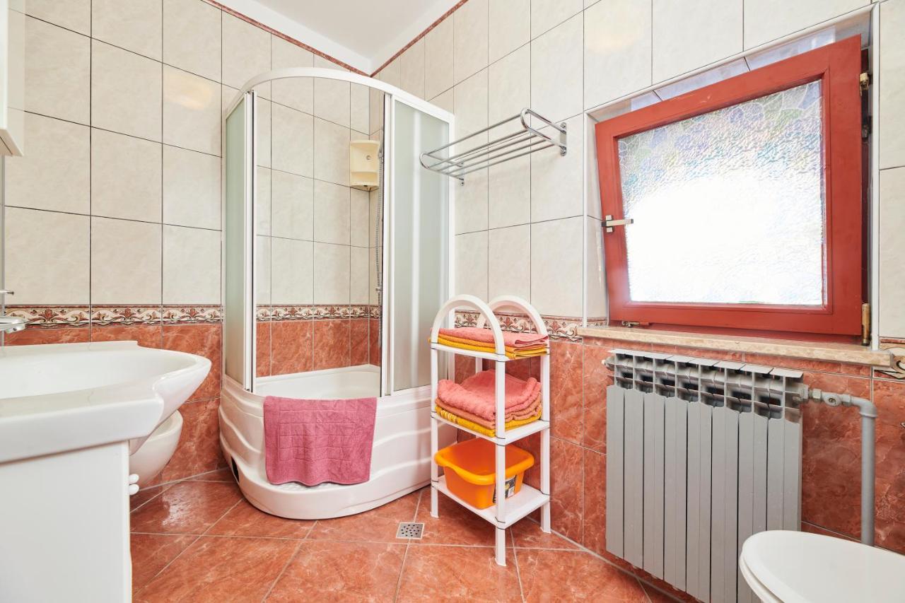 Haus Ana Apartment โปเรช ภายนอก รูปภาพ
