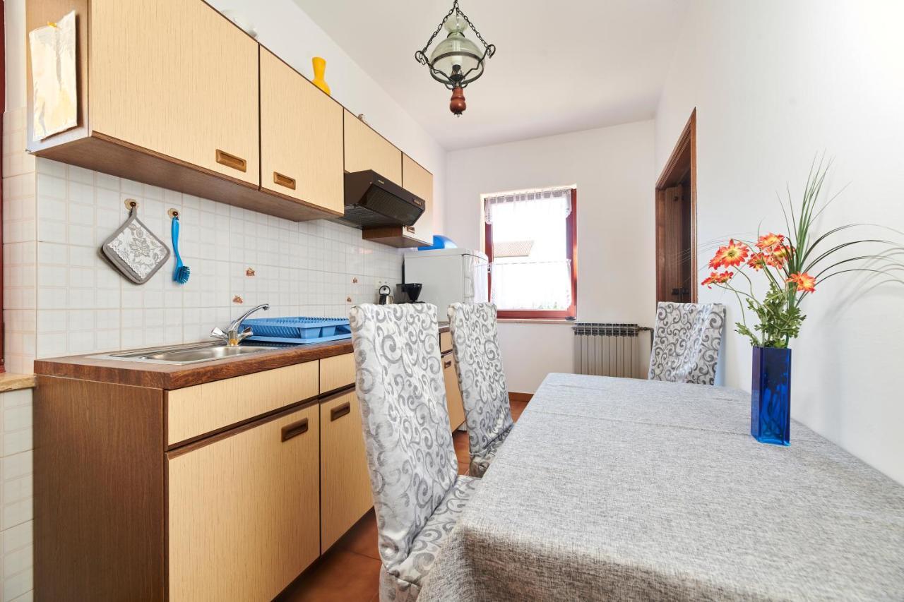 Haus Ana Apartment โปเรช ภายนอก รูปภาพ