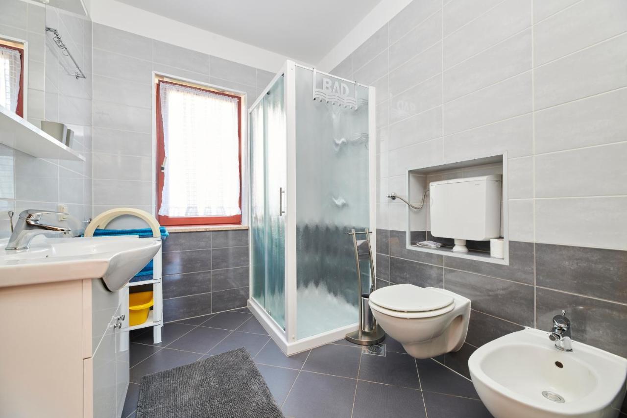 Haus Ana Apartment โปเรช ภายนอก รูปภาพ