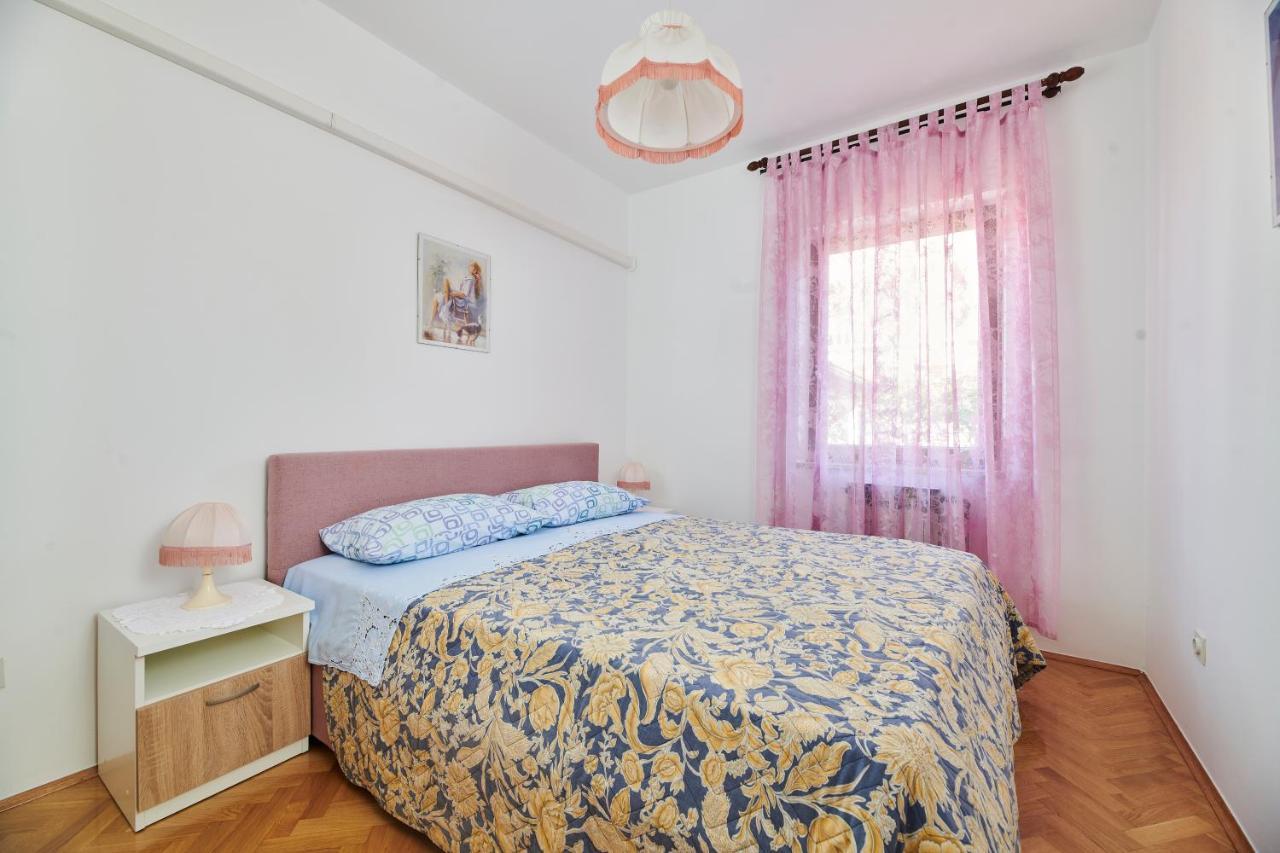 Haus Ana Apartment โปเรช ภายนอก รูปภาพ