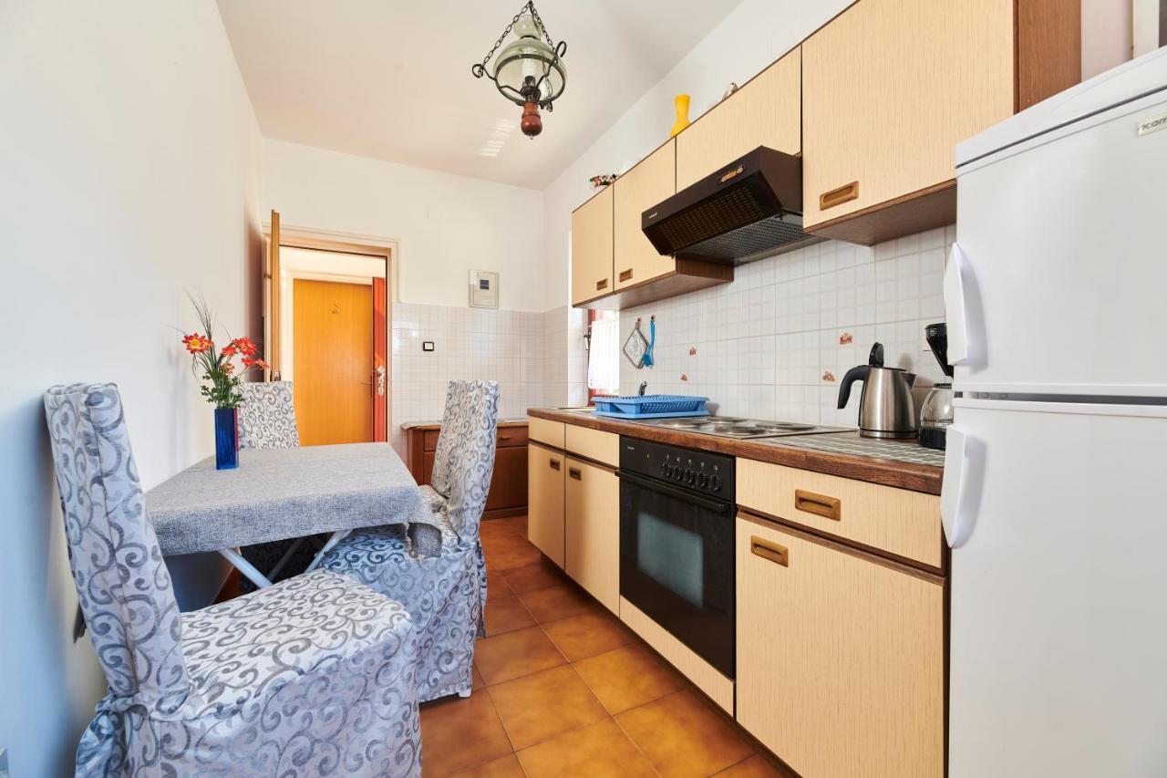 Haus Ana Apartment โปเรช ภายนอก รูปภาพ